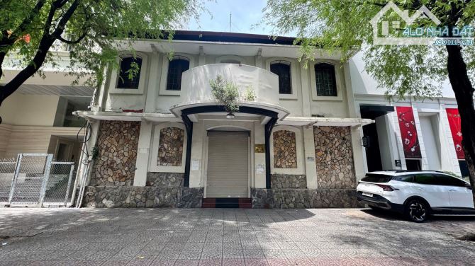 Giá TỐT! Bán mặt tiền đường Thi Sách, Q.1 – 12x21m - 2 Tầng.