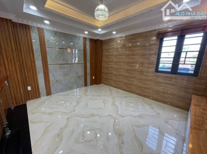 CHO THUÊ TÒA NHÀ KHÁCH SẠN – TRUNG TÂM Q.1 DT: 8x36 Có 30 Phòng KC:Hầm 8 Tầng Giá; 300 Tr
