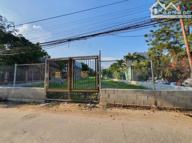 Lô đất hơn 1000m2 mặt tiền Lái Thiêu 97, kế bên dự án Hồ Gươm Xanh