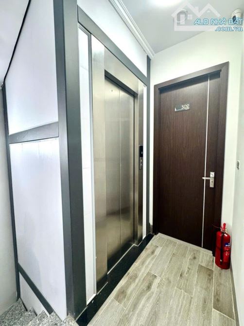Bán CCMN Nguyễn Trãi, Sát vách Đại Học Khoa Học Tự Nhiên, 60m2x6T, Giá 18.8 tỷ, 10p KK