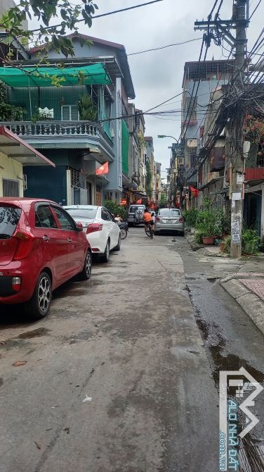 Bán nhà phố Xốm, Hà Đông kinh doanh,ô tô  tránh 102m2, mặt tiền 4,2m, 17,6tỷ.