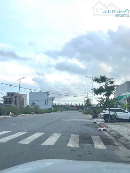 Bán tất cả Lô đất tại ÁP TRÀN, THUỶ NGUYÊN đủ vị trí đủ diện tích GIÁ TỪ 3,3xx tỷ    Dt 60
