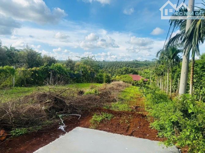 bán 700m2  lô đất gần Hồ Đạt Lý