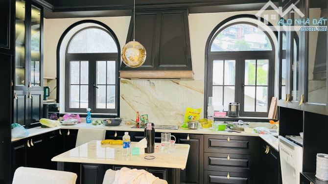 🌄 Biệt Thự Sân Vườn Đống Đa 500m² – View Đồi Cực Đẹp, Sổ Riêng