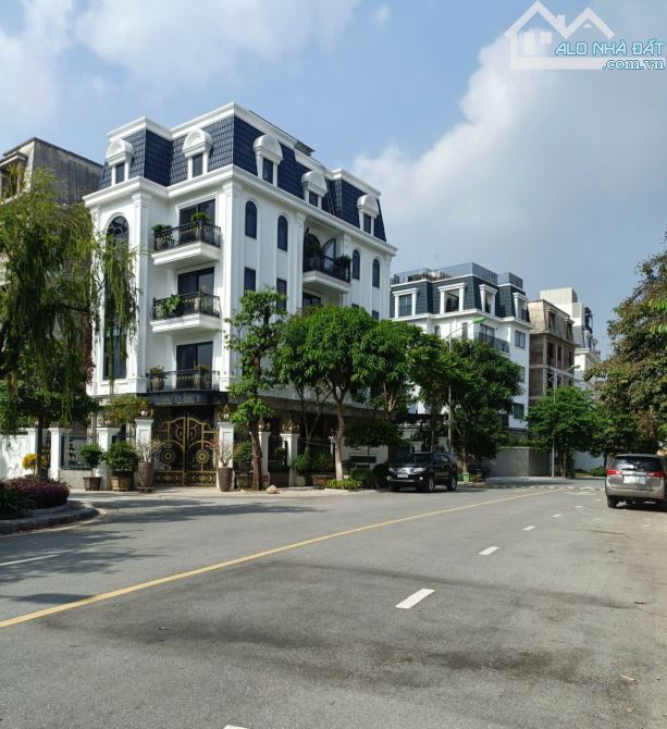 Lô góc Ở siêu VIP - Biệt thự Đơn lập Lideco 375m2- 5 tầng, giá 59 tỷ