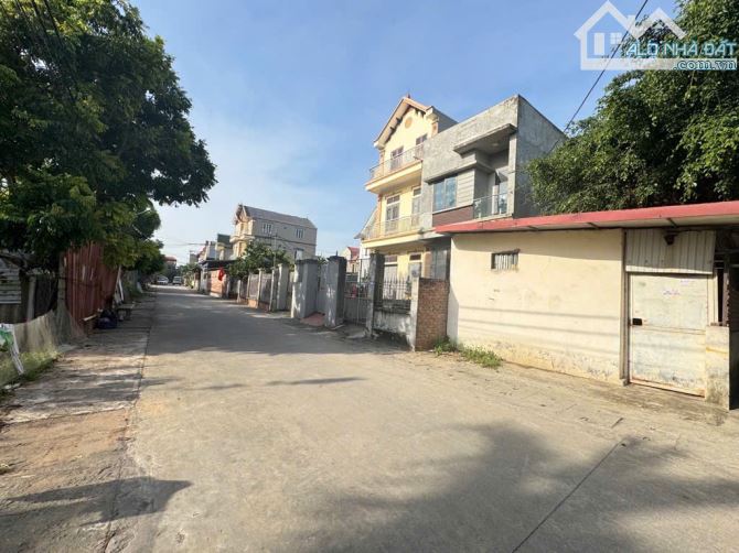 THÔN BẮC-KIM NỖ, NHỈNH 5 TỶ, Ô TÔ VÀO ĐẤT, ĐƯỜNG THÔNG THẲNG, NGAY SÁT BÌA LÀNG