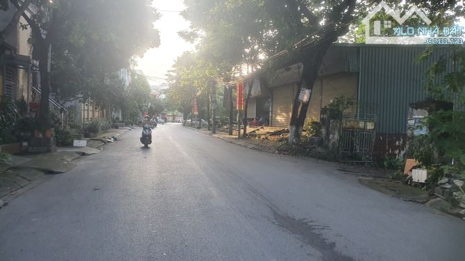 CTY cần bán 1 ha đất sxkd đường 196 Mỹ Hào, chỉ 30 tỷ