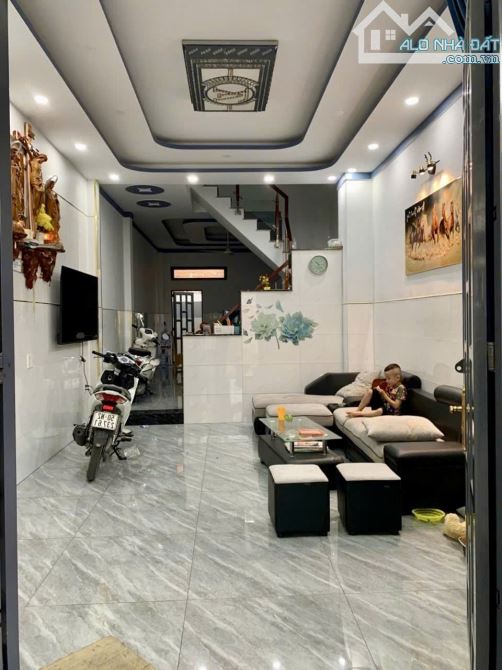 Bán nhà Nguyễn Thị Tú ngay khu CN Vĩnh Lộc hẻm 1 sẹc 50ra mặt tiền 80m2,4Tầng 5 tỷ2