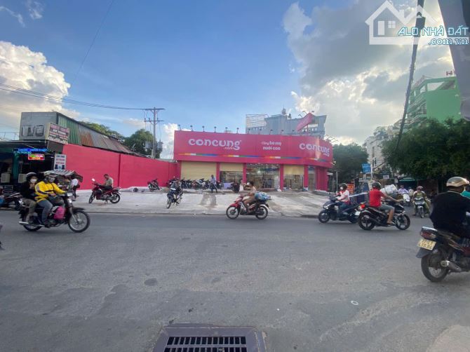 Bán Nhà 2 mặt tiền Dương Quảng Hàm,Q. Gò Vấp 40 tỷ, 295 m2, mật độ dân cư cao, kinh doanh