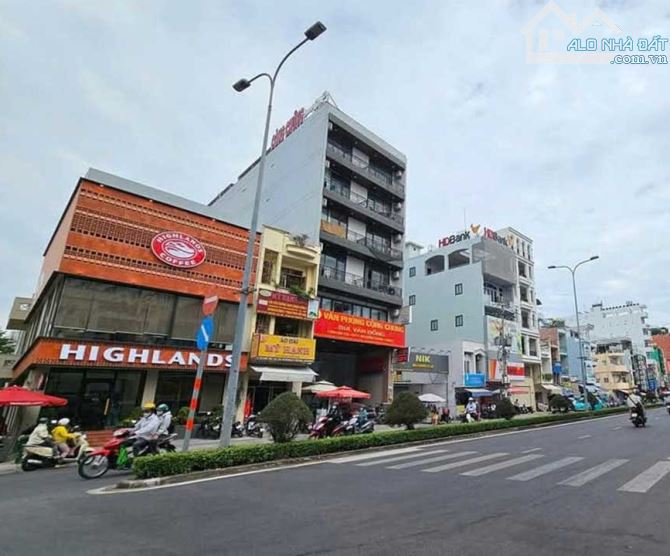 Tốt nhất khu vực, khuôn đất lớn DT 844m2, MT XVNT, khu phố ngân hàng sầm uất
