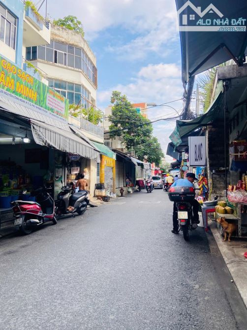 Bán toà nhà CHDV ngay Phan xích Long ,p2 ,Quận Phú nhuận .DT:63m2 .5 tầng .12.6 tỷ