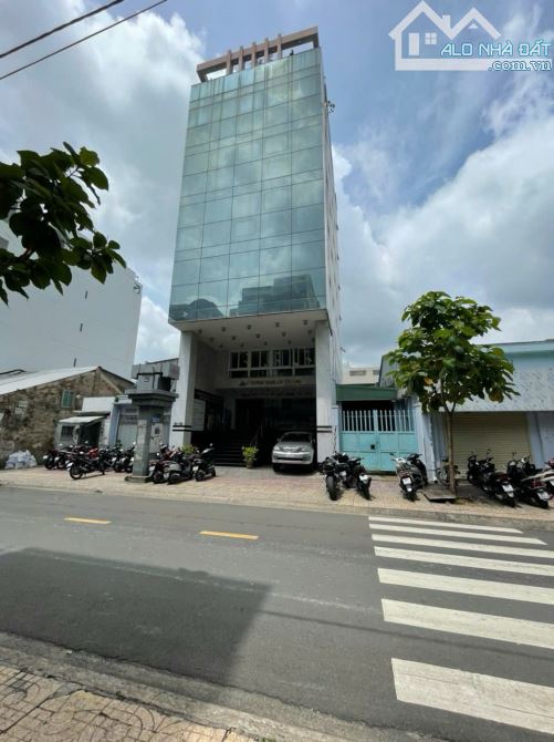 Toà Nhà Văn Phòng Đường Nguyễn Văn Đừng, Ngay Trần Hưng Đạo 2 chiều