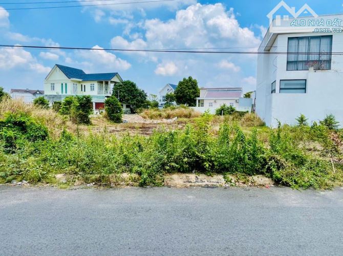 CHÍNH CHỦ !GỬI BÁN GẤP LÔ MT NGUYỄN VĂN TỶ -200M2 FULL THỔ- CHỈ 420TR
