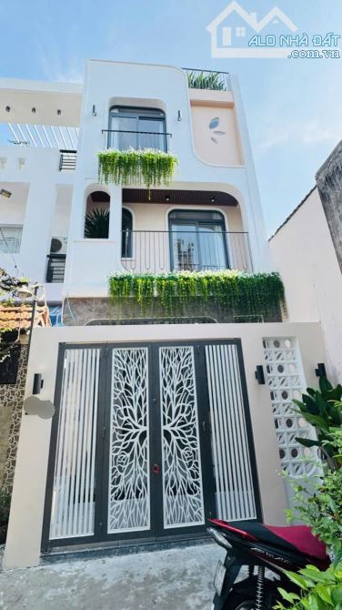 Bán nhà xây mới hẻm xe hơi đường Phan Huy Ích, P.12, 4,5 x 10, giá 5.95 tỷ tl