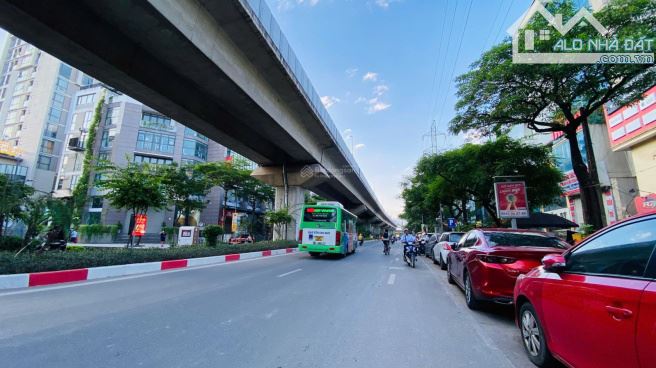 Bán mặt phố Vũ Trọng Phụng, mặt đường ô tô 2 chiều, sẵn dòng tiền, DT 74m2, MT 5m