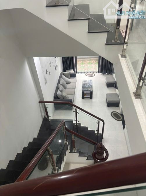 🏡 Cho thuê nhà 1 trệt 2 lầu – Đường 30/4, P.11 – 90m² – 3PN – Giá chỉ 7 triệu/tháng