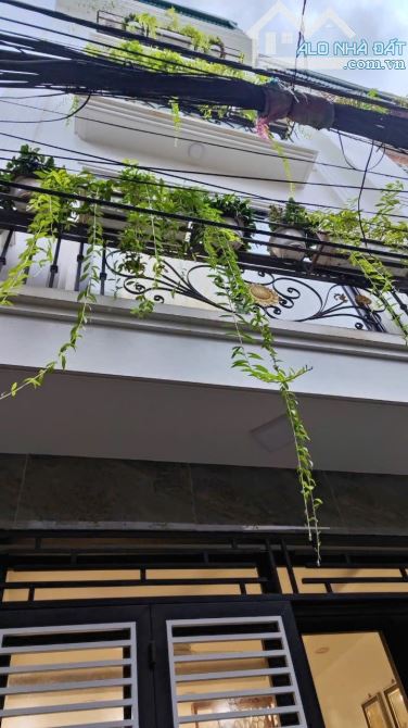 Ngô Quyền, Hà Đông – 39/30m², 5 tầng, MT 4m – Giá 8.1 tỷ – Nhà mới, full đồ, chỉ việc xách