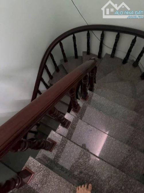 Bán nhà 1 trệt 1 lầu (3PN, 2WC, gara ô tô, sân thượng) – Nguyễn Hữu Cảnh - 84m² – 7.2 tỷ