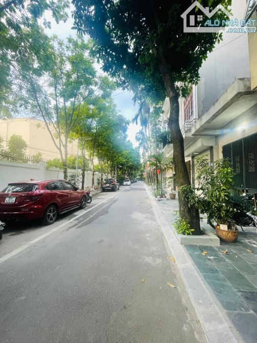 Chính chủ bán nhà ôtô tránh thông Kinh Doanh 48M2 giá  bán 22.5 tỷ 4tầng  Phạm Tuấn Tài