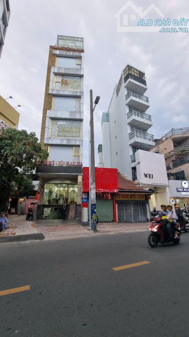 Bán nhà MT Trần Huy Liệu P.11 Phú Nhuận, DT 6.3x19m CN 110m2, nhà cấp 4 giá 40 tỷ