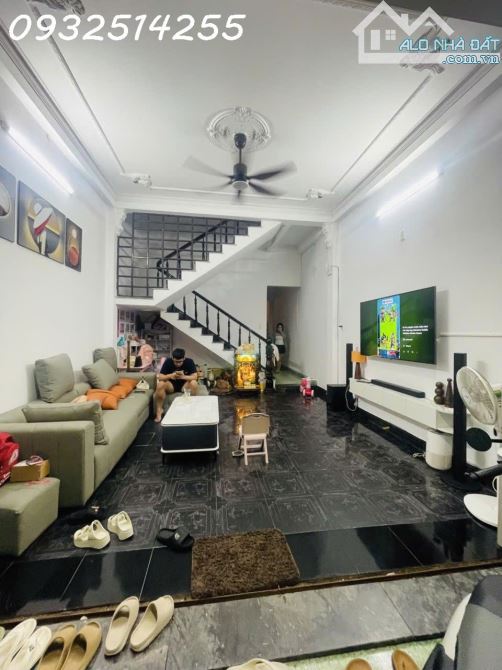 Bán nhà mặt phố Dương Quảng Hàm, Cẩm Lệ, Đà Nẵng. DT 72m2, 2 tầng, 3PN. Giá 7.4 tỷ, Sổ