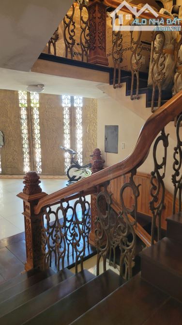 Bán biệt thự Lưu Quang Thuận Ngũ Hành sơn sát Hồ Xuân Hương 630m2 ngang 19m có 6pn