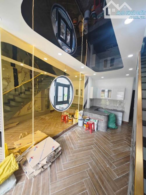 Bán nhà 1 trệt 1 lầu góc 2 mặt tiền gần Chợ Biên Hòa, 38m2, giá 1 tỷ 990.