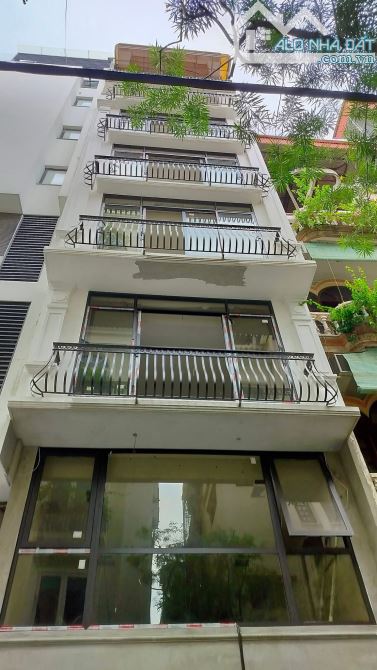 BÁN TOÀ NHÀ NGUYÊN HỒNG - 10 TẦNG - DIỆN TÍCH 52.6M -  PHÂN LÔ NGÕ Ô TÔ TRÁNH