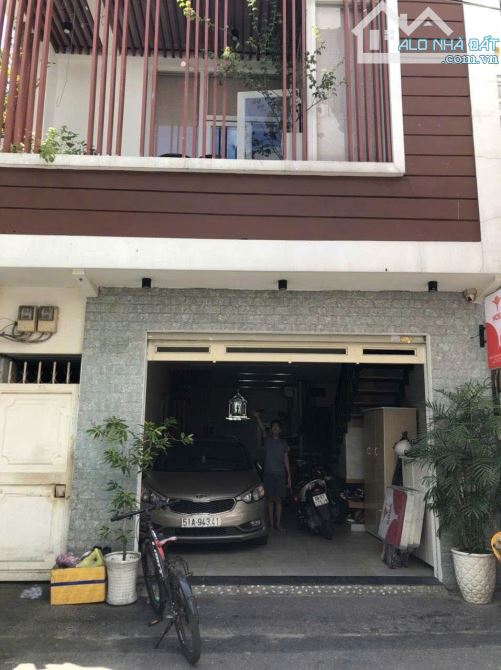 Nhà Hẻm kinh doanh Quận 3 rẻ hơn Quận 10 DT 5.5x23m 126m2 chỉ 24 tỷ ~ 190 Tr/m2