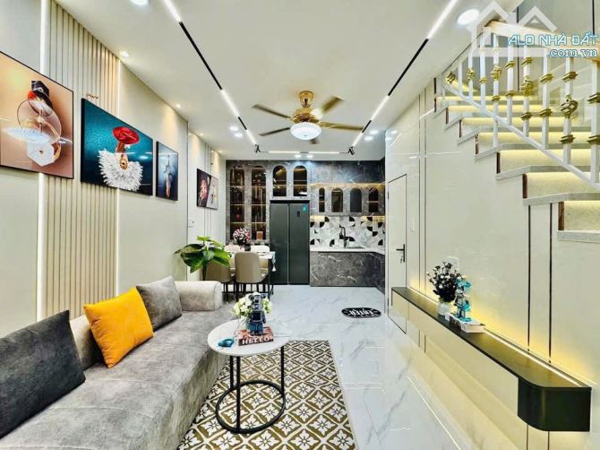 CÔ BẢY CẦN BÁN GẤP NHÀ Ở PHẠM THẾ HIỂN QUẬN 8 1T1L