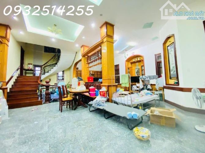 269 BIỆT THỰ 3 TẦNG LÔ GÓC – ĐƯỜNG 10.5M – DIỆN TÍCH KHỦNG 420M² – SÁT SÔNG THĂNG LONG