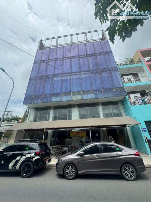 Tòa nhà ngay Nguyễn Sơn - 850m2 - 13.5x17 - Giá 4x tỷ