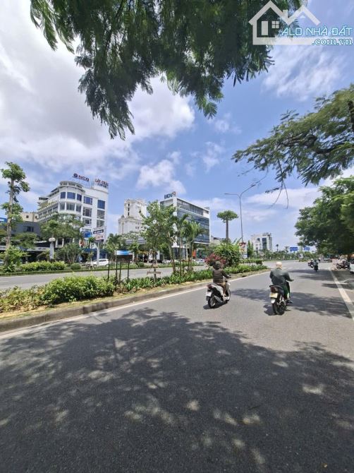 Bán đất phân lô khu Lê Hồng Phong - DT 425m - Mt 17m đường rộng 40m