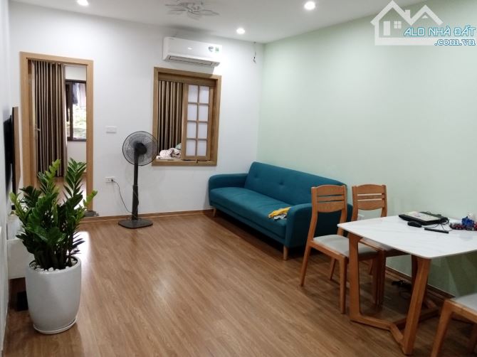 Bán căn hộ T2, tập thể Ca Múa Nhạc, Doãn Kế Thiện, Cầu Giấy 70m, 2 ngủ, 2 bc, giá 4.48 tỷ.