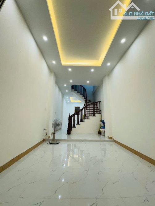 Siêu phẩm Kim Giang - Thanh Liệt, 37m, 5 t ngõ rộng, 7,6 tỷ, sổ đỏ trao tay luôn và ngay!