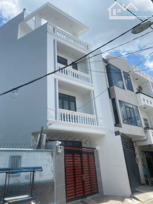 Nhà MTKD gần cầu Lò Gốm, dt 4.3x10 4tầng sân thượng giá 7tỷ tl.