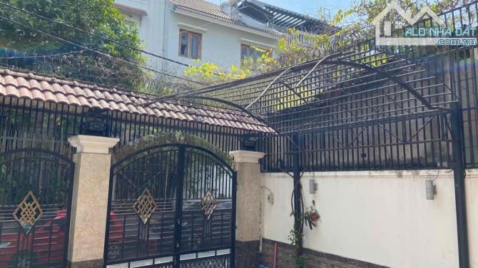 Nhà khu bên sông mát mẻ, 6x20, 1 trệt 2 lầu, 3pn 4wc, sẵn máy lạnh, sân đậu oto thoải mái