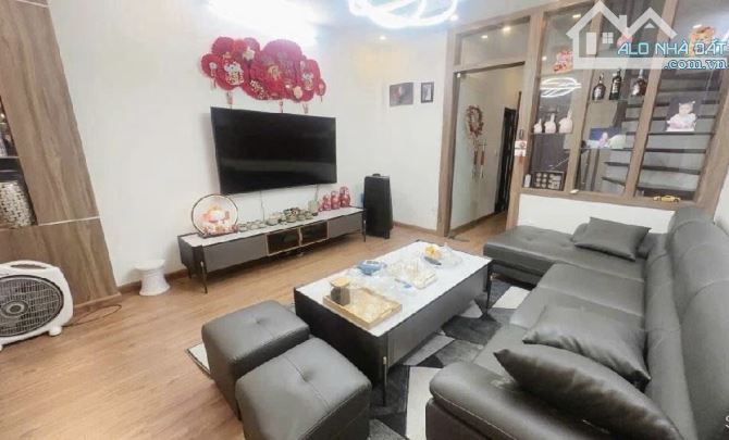 11 tỷ. NHÀ ĐẸP DƯƠNG QUẢNG HÀM 43M² – Ở NGAY – FULL NỘI THẤT – GẦN Ô TÔ