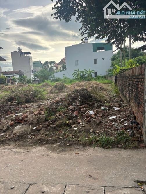 Kiêu Kỵ / Đất 60m, 3.9m tiền, 4.75 tỷ /ngõ ô tô thông,