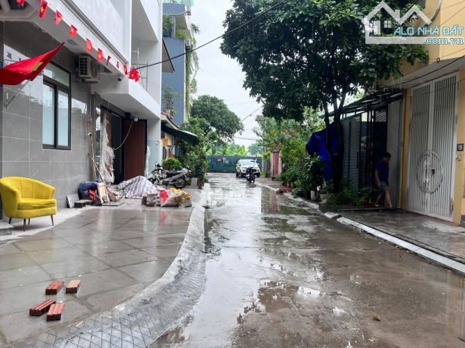 Bán mảnh đất 106,4m2 khu đấu giá X3 Đồng Phan, Thạch Bàn. Vị trí tiềm năng, gần đường lớn