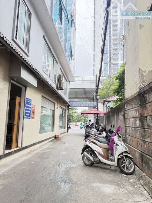 Bán Gấp Nhà 3 Tầng Khu Phân Lô Ôtô Phố Minh Khai. 64m2 - MT:4m. Cách phố 15m, sổ vuông đep