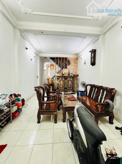 RỘNG ĐẸP RẼ-DÒNG TIỀN CAO-BÁN NHÀ 4×24-4 TẦNG-HẺM 8M-QUANG TRUNG CHỢ HẠNH THÔNG TÂY GÒ VẤP