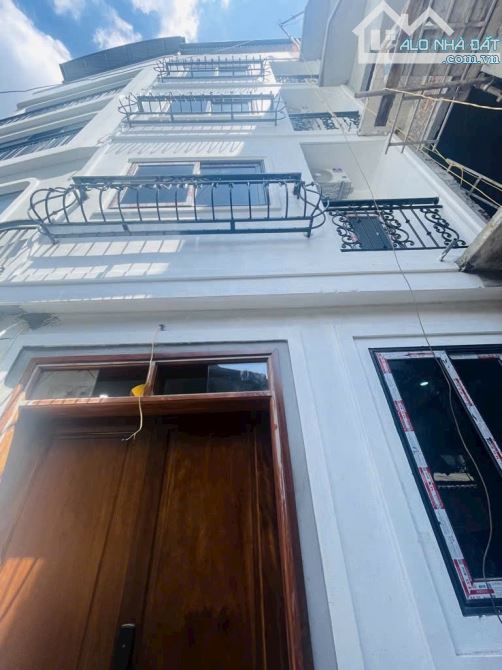BÁN GẤP NHÀ 5 TẦNG, 35m2, Giá 5x tỷ, Rẻ Nhất Tây Mỗ