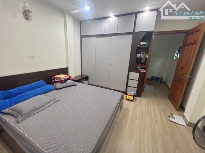CHÍNH CHỦ NHỜ BÁN GẤP CĂN NHÀ, 30M , 4TẦNG LÔ GÓC , NGÕ ÔTÔ VF3 ĐỖ CỬA