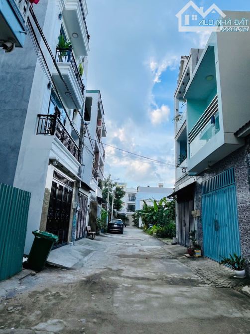 🟢 HẺM XE HƠI, HẺM 496 LÃ XUÂN OAI, 103m2 ĐẤT, SỔ HỒNG RIÊNG XD TỰ DO, 5 tỷ (còn bớt).