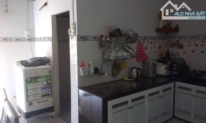 BÁN NHÀ KIỆT TÔN ĐẢN GẦN LÊ TRỌNG TẤN,