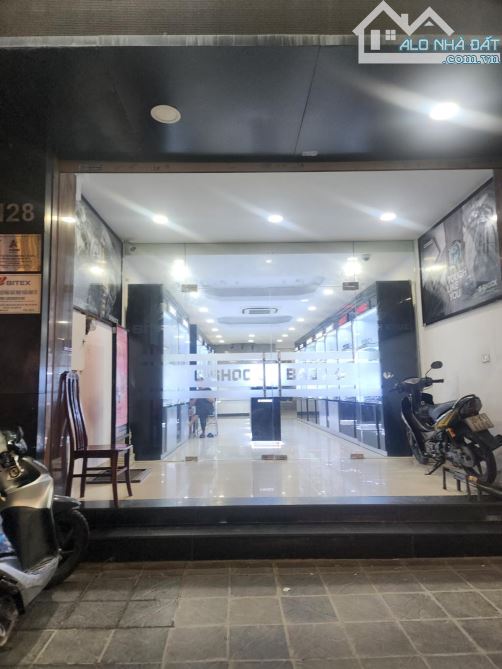 Bán nhà 4 tầng Hồ Kim Liên- thang máy quận Đống Đa