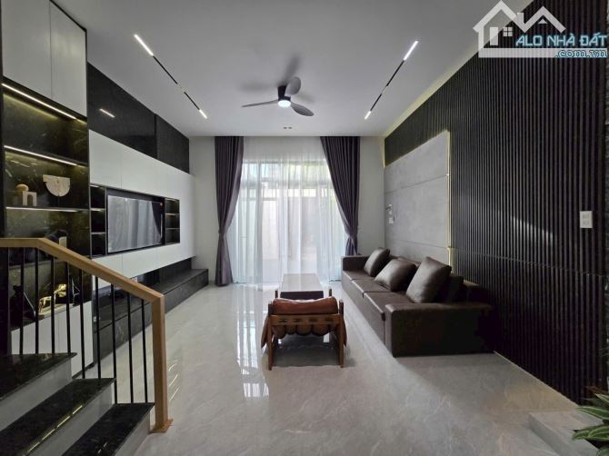 Bán Nhà đẹp 3 tầng 7.9 tỷ Thanh Lương 9 - Nam Nguyễn Tri Phương - Hoà Xuân