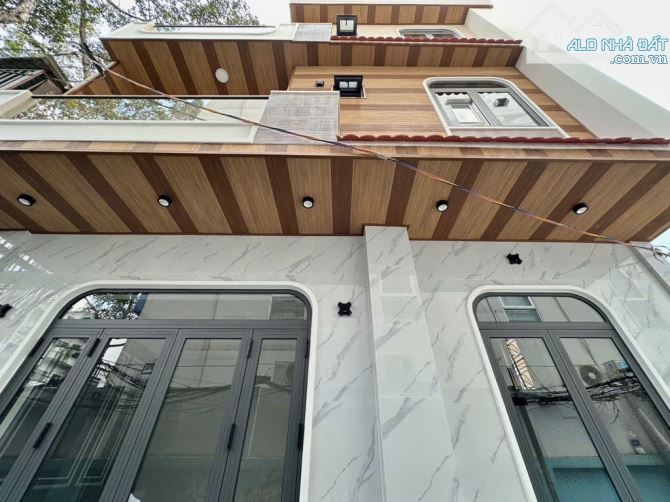 🏩 MẶT TIỀN HỤT LÔ GÓC TRẦN QUANG KHẢI - 3 TẦNG BTCT NGANG 4.2M - SỔ A4 - NHỈNH 9 TỶ
