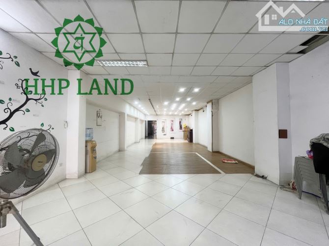 Cho thuê toà nhà 6 lầu có thang máy mặt tiền Quốc lộ 1A